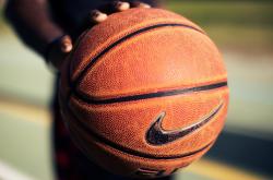 开云足球直播-冰与火的碰撞，加维的钢铁之舞，冰岛险胜书写北欧新传奇